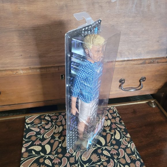 Barbie 2016, Ken #7 Fashionista Figure - Picture 10 of 17